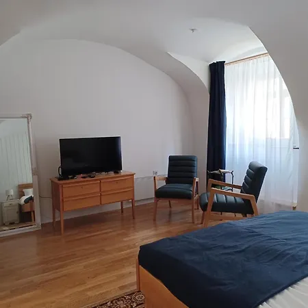 Franziskaner Studio Apartman Osijek Exterior photo